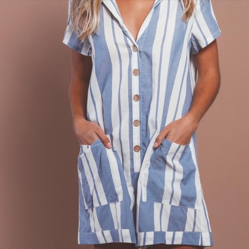 Show Me Your‎ MuMu Blue and White Striped Romper Size Small
